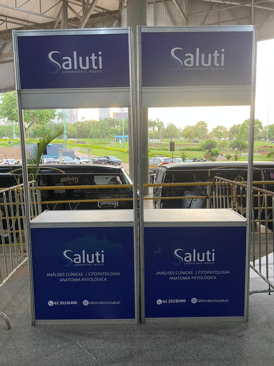 balcao-com-testeira-octanorm-adesivado