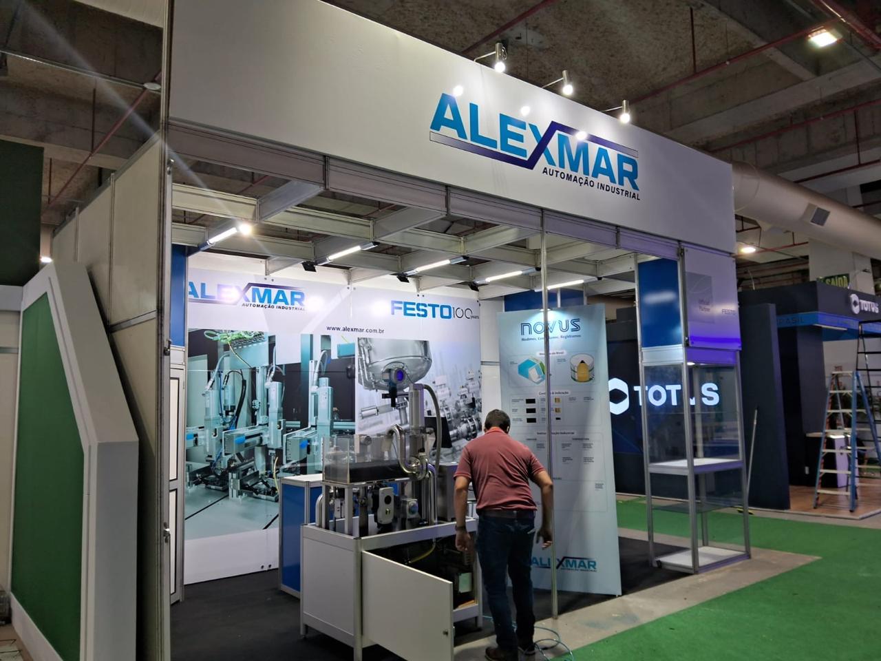 stand-em-octanorm-personalizado-piso-carpete