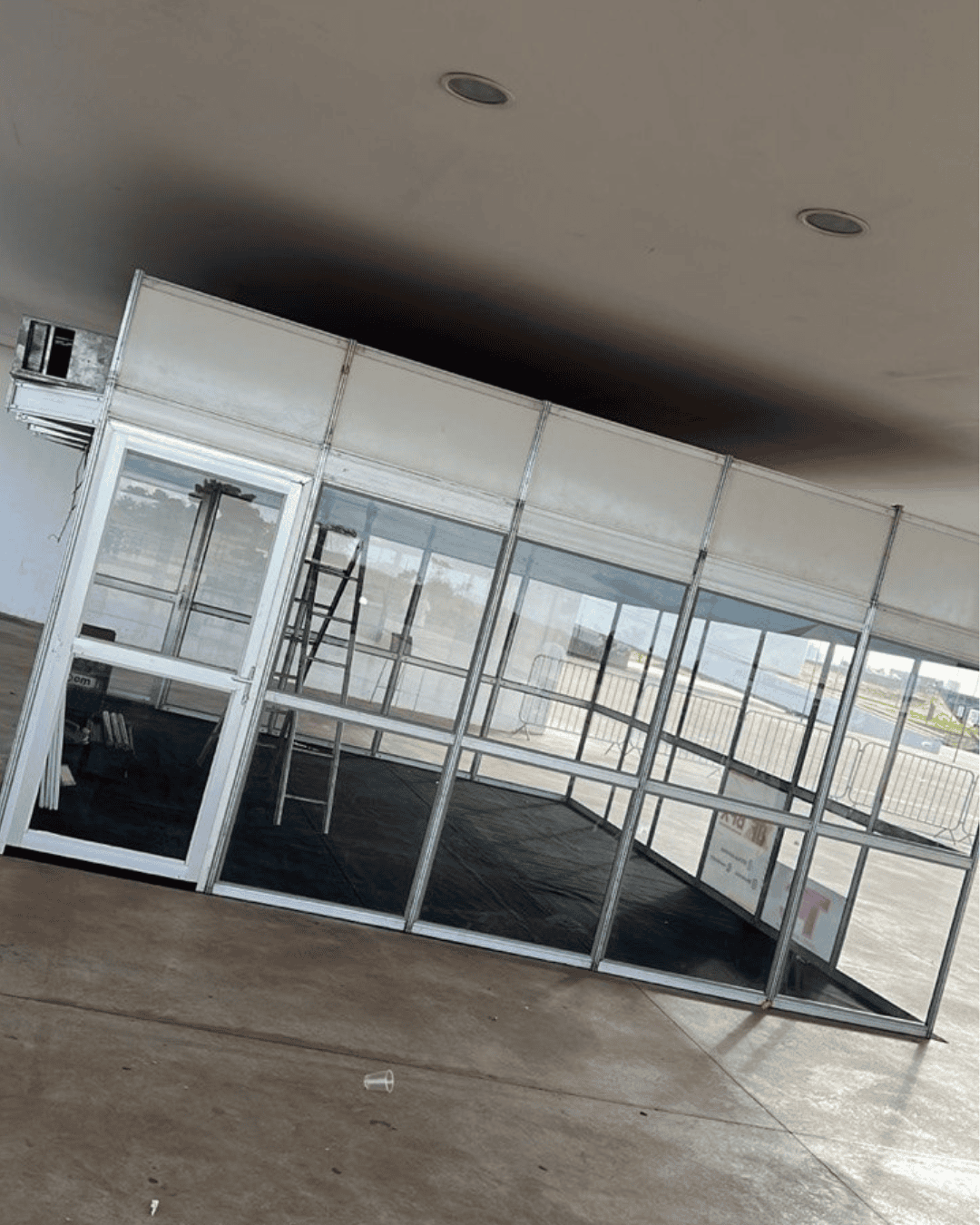 sala-de-vidro-locação-estudio-modular-octanorm