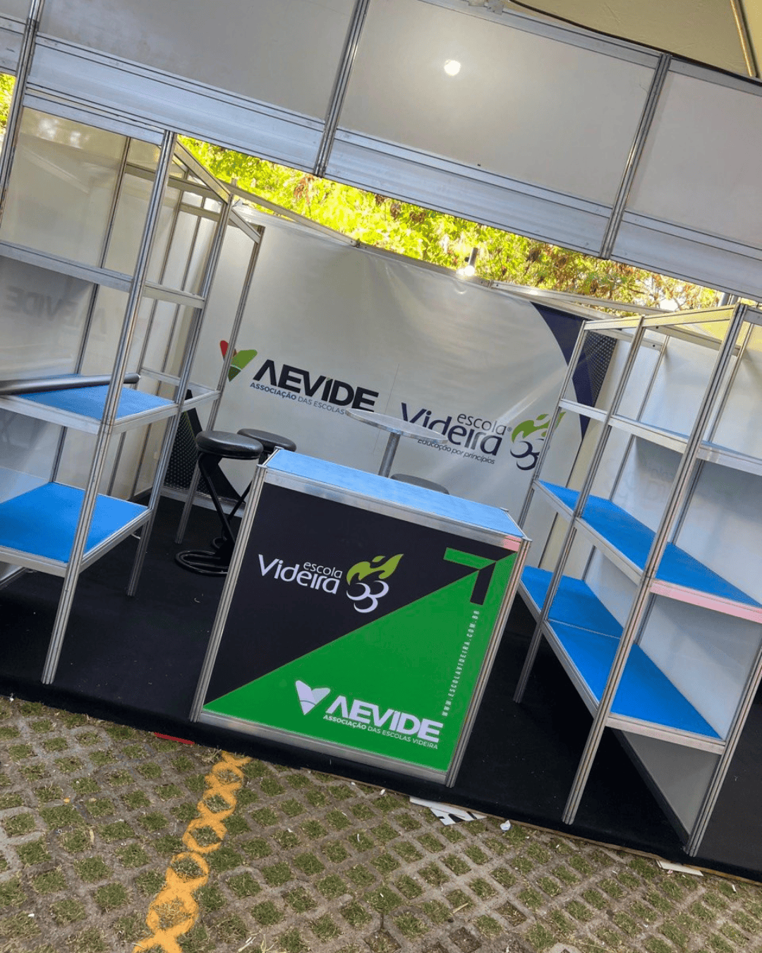 stands-pequenos-octanorm-stand-modular-para-feiras-eventos-3x3